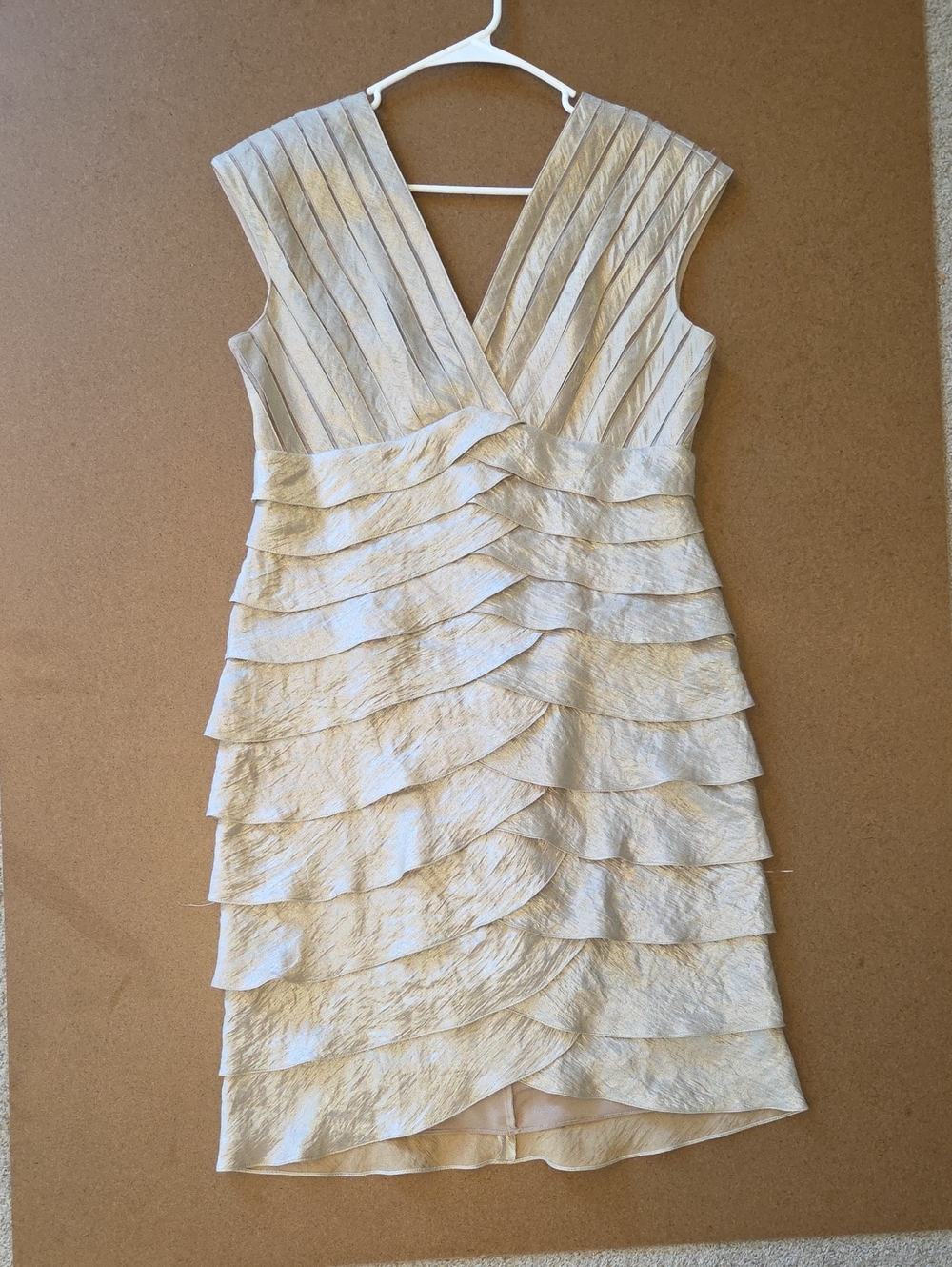 Adrianna Papell Ivory Tiered V-Neck Cocktail Dress